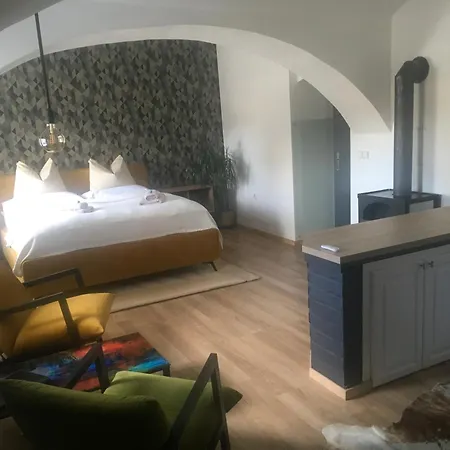 Pod Synagogou הומפולץ